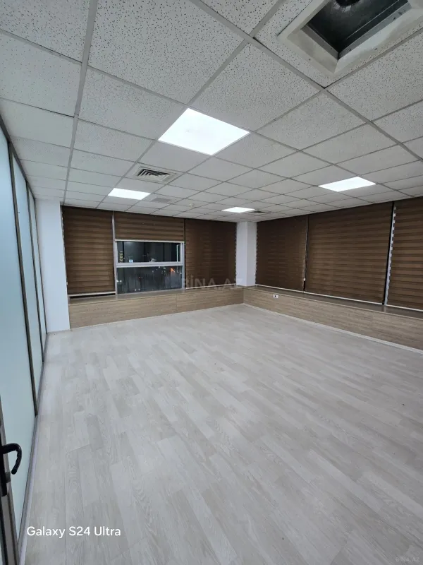 Kirayə verilir 4 otaqlı ofis 180 m²
