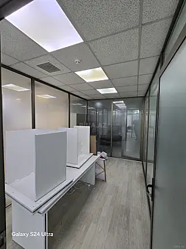 Kirayə verilir 4 otaqlı ofis 180 m²