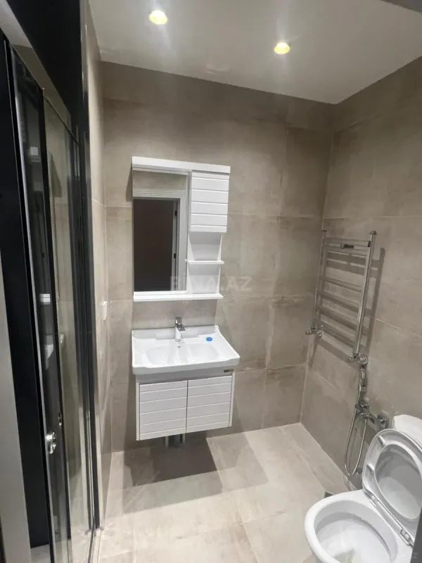Kirayə verilir 2 otaqlı mənzil 45 m²