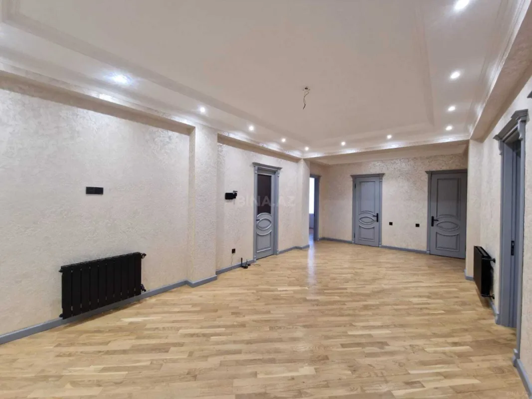 Satılır 4 otaqlı mənzil 168 m²