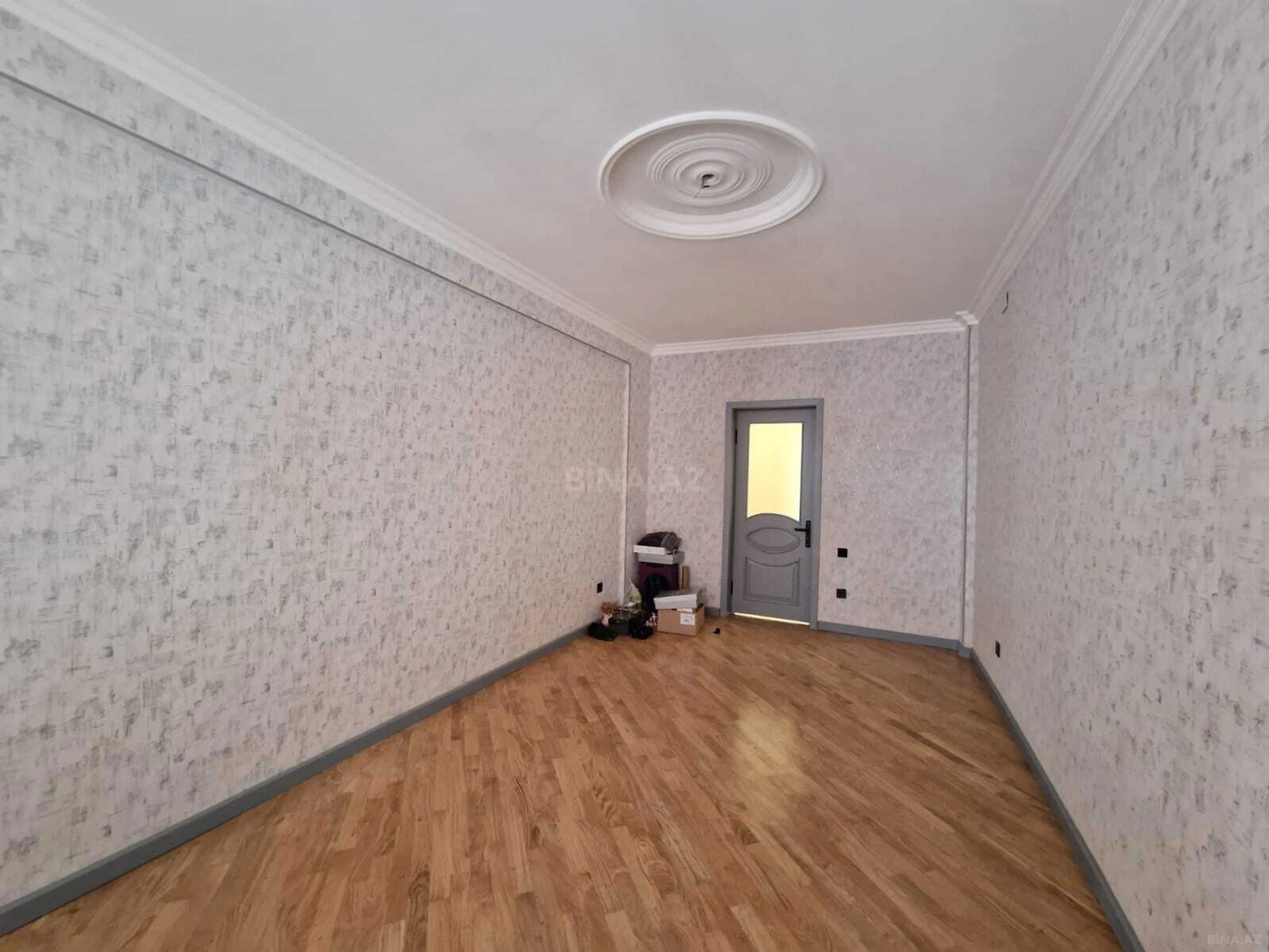 Satılır 4 otaqlı mənzil 168 m²
