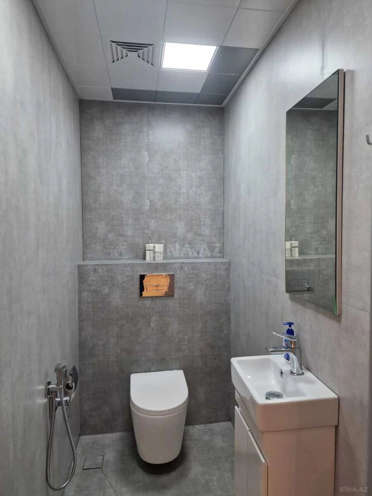 Satılır 4 otaqlı mənzil 168 m²