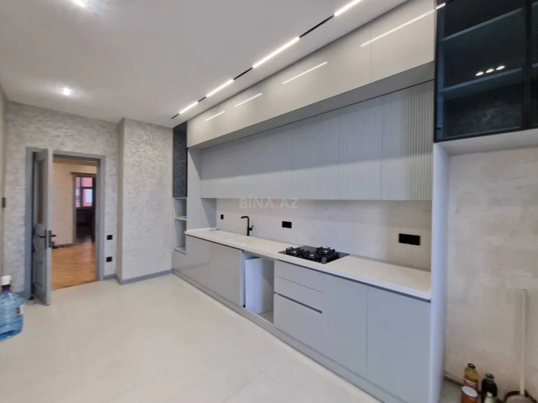 Satılır 4 otaqlı mənzil 168 m²