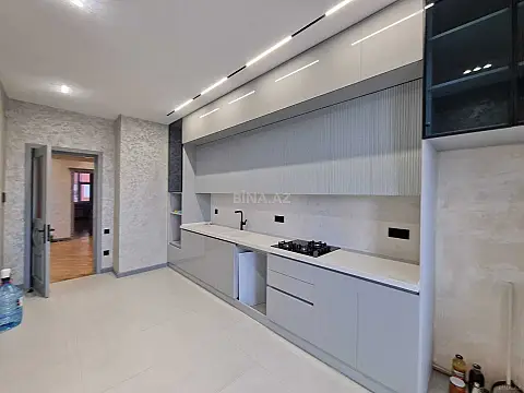 Satılır 4 otaqlı mənzil 168 m²