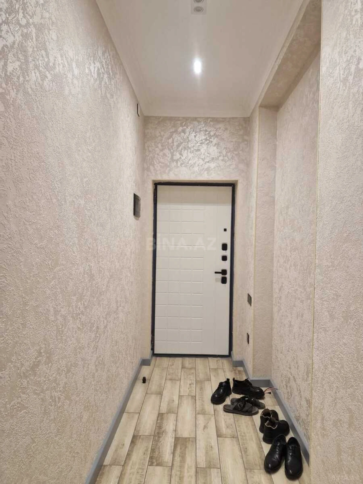 Satılır 4 otaqlı mənzil 168 m²