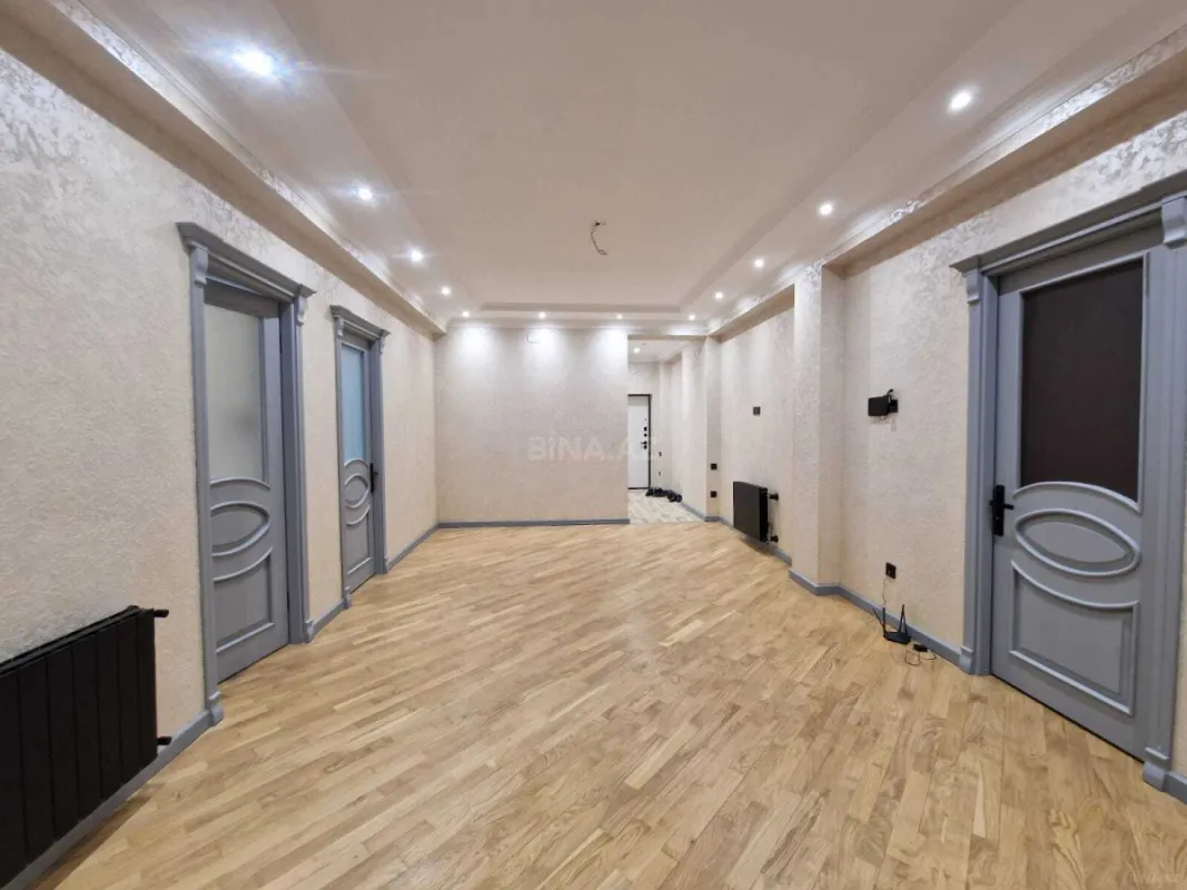 Satılır 4 otaqlı mənzil 168 m²