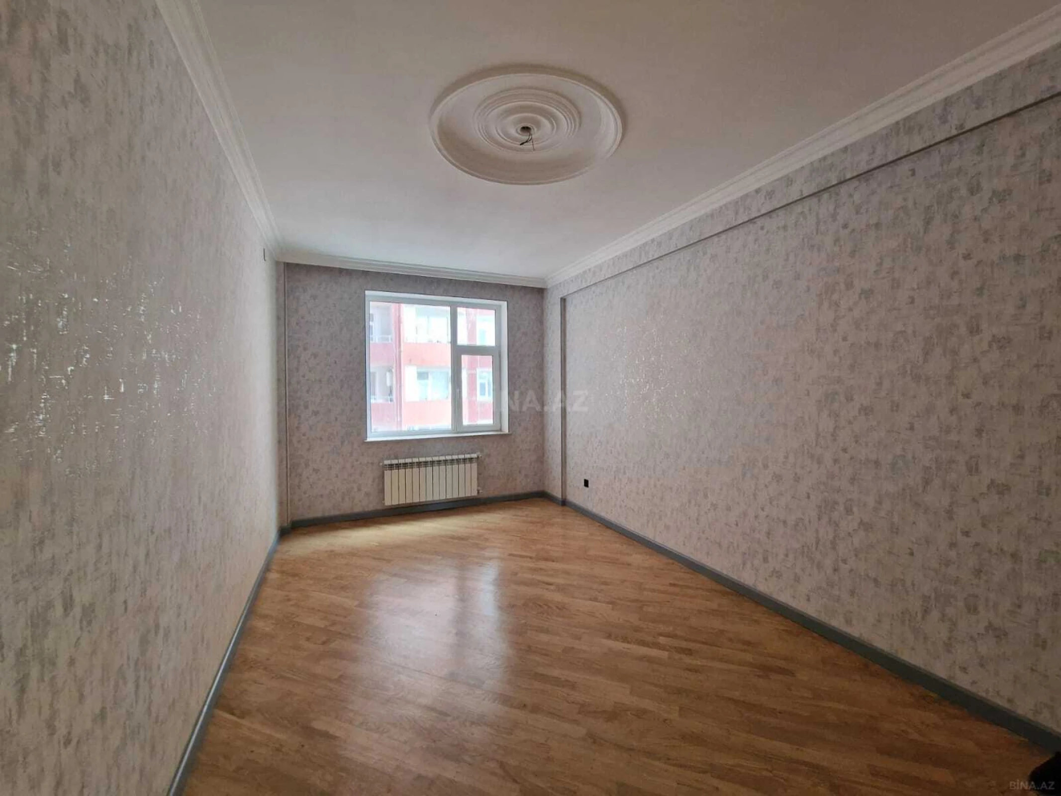 Satılır 4 otaqlı mənzil 168 m²