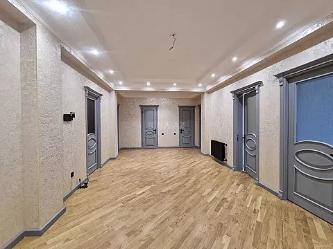 Satılır 4 otaqlı mənzil 168 m² — Bakı 4 otaq 168.00 m²