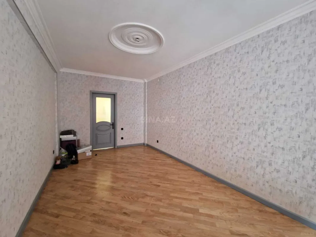 Satılır 4 otaqlı mənzil 168 m²