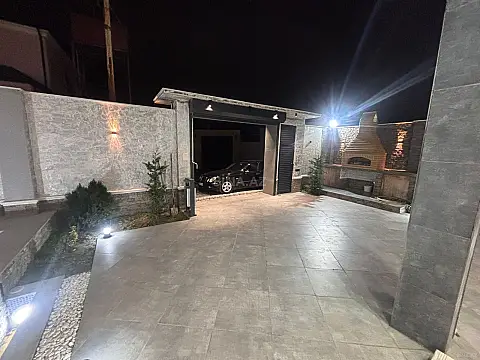 Satılır 4 otaqlı həyət evi 150 m²