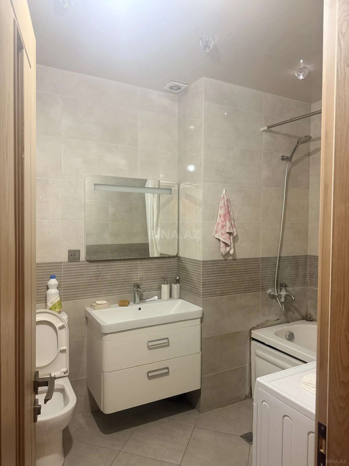 Satılır 2 otaqlı mənzil 100 m²