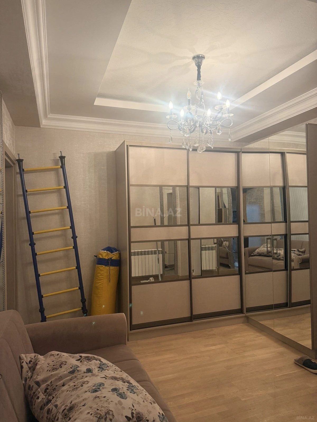 Satılır 2 otaqlı mənzil 100 m²
