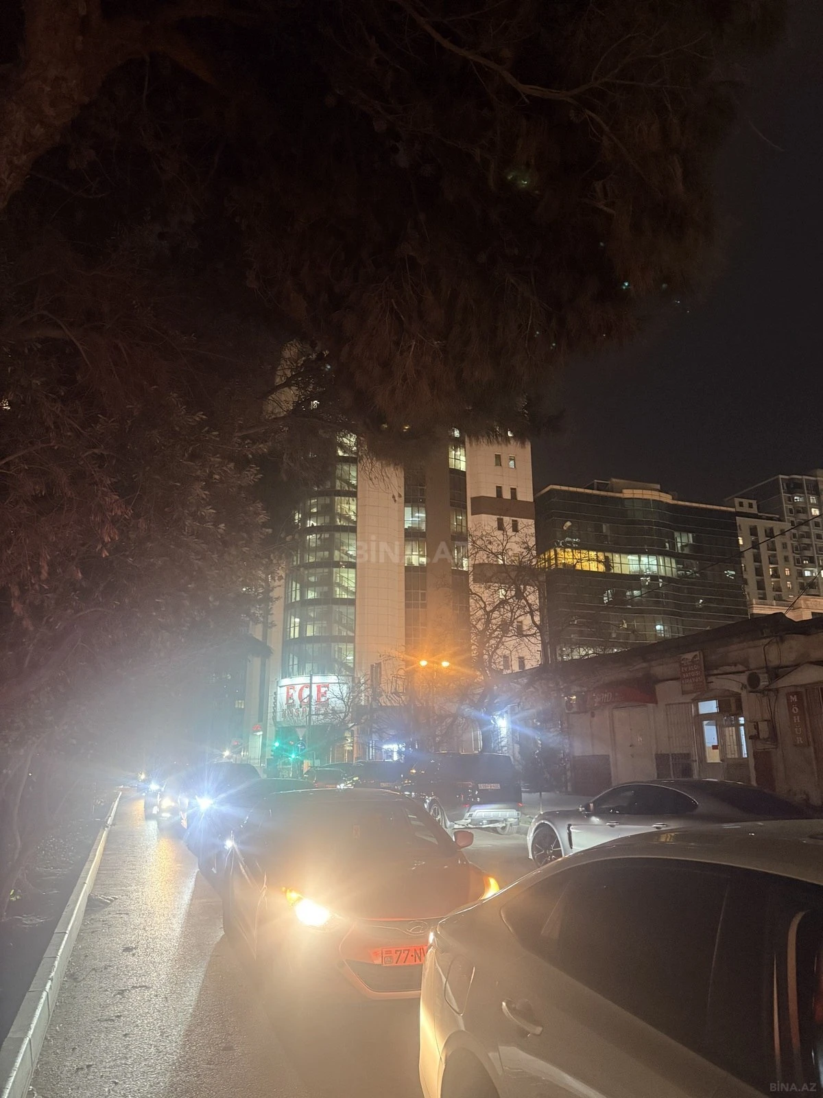 Satılır 2 otaqlı mənzil 100 m²