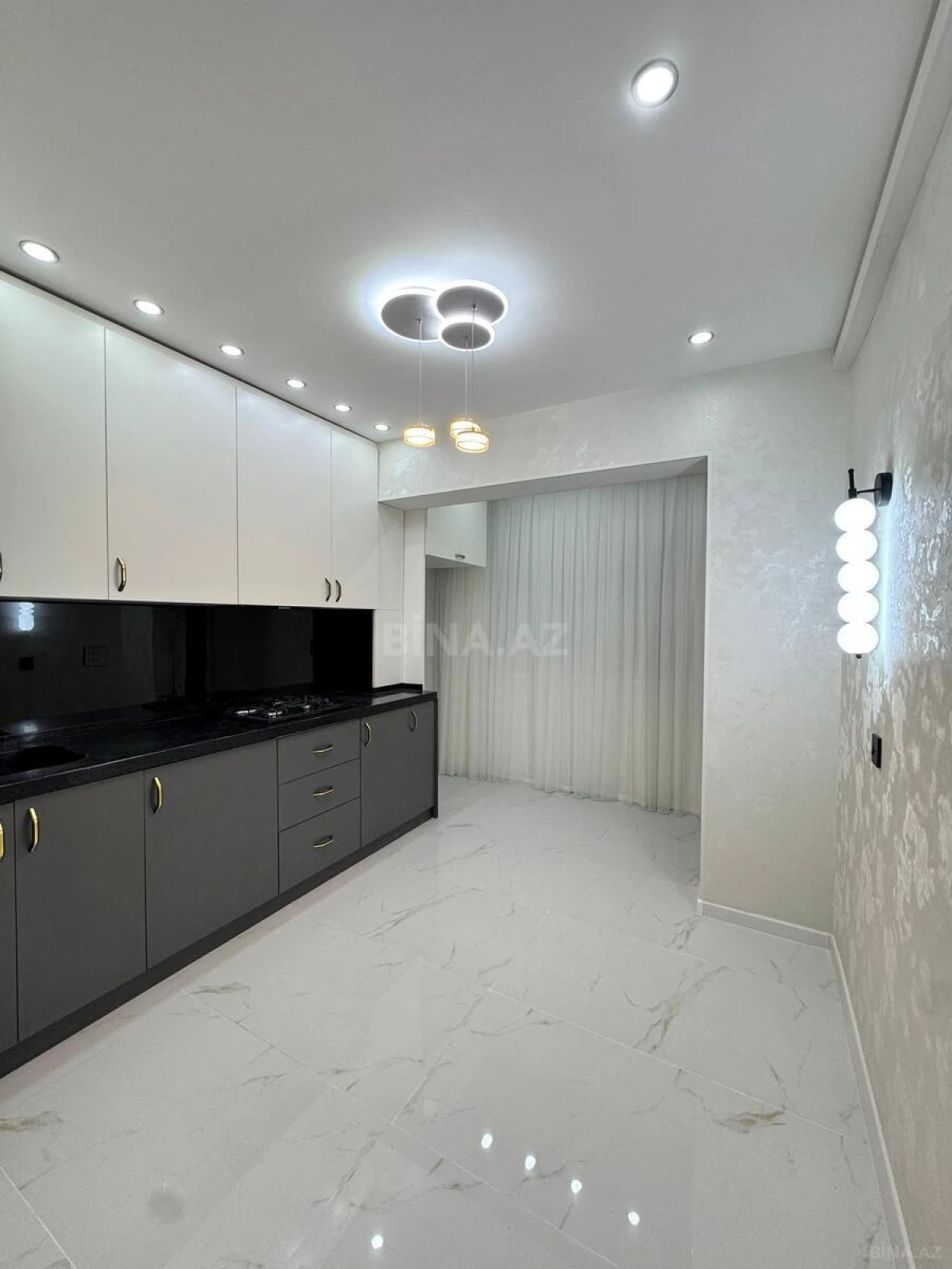Satılır 2 otaqlı mənzil 65 m²