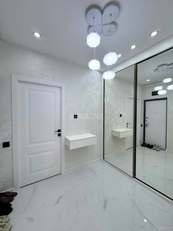 Satılır 2 otaqlı mənzil 65 m²