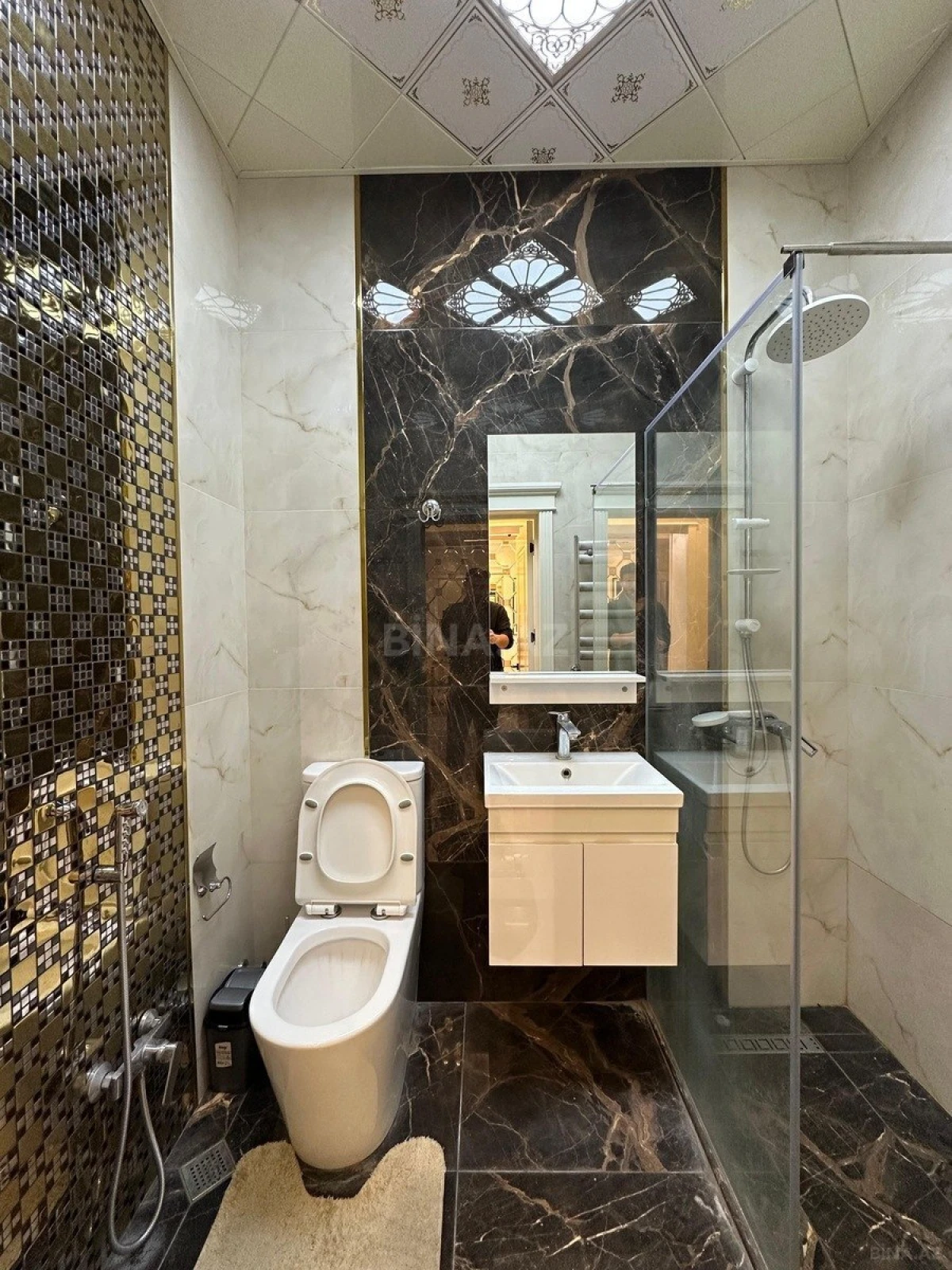 Satılır 3 otaqlı mənzil 148 m²