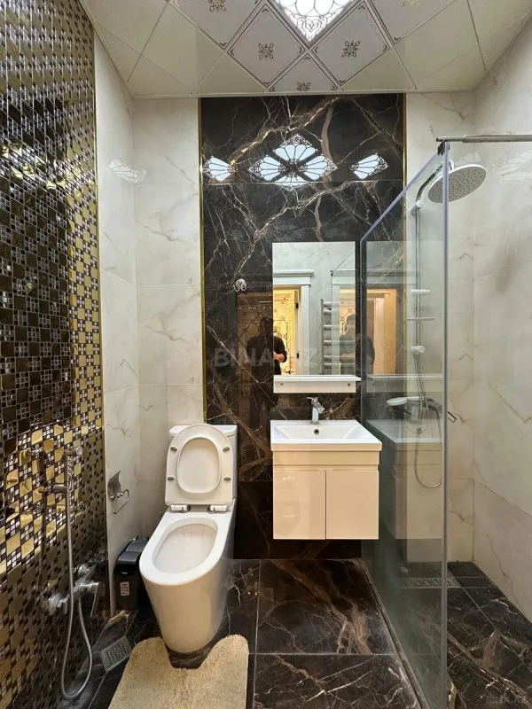 Satılır 3 otaqlı mənzil 148 m²