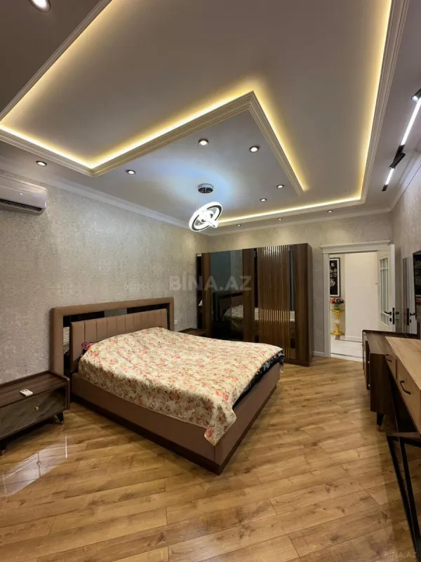 Satılır 3 otaqlı mənzil 148 m²