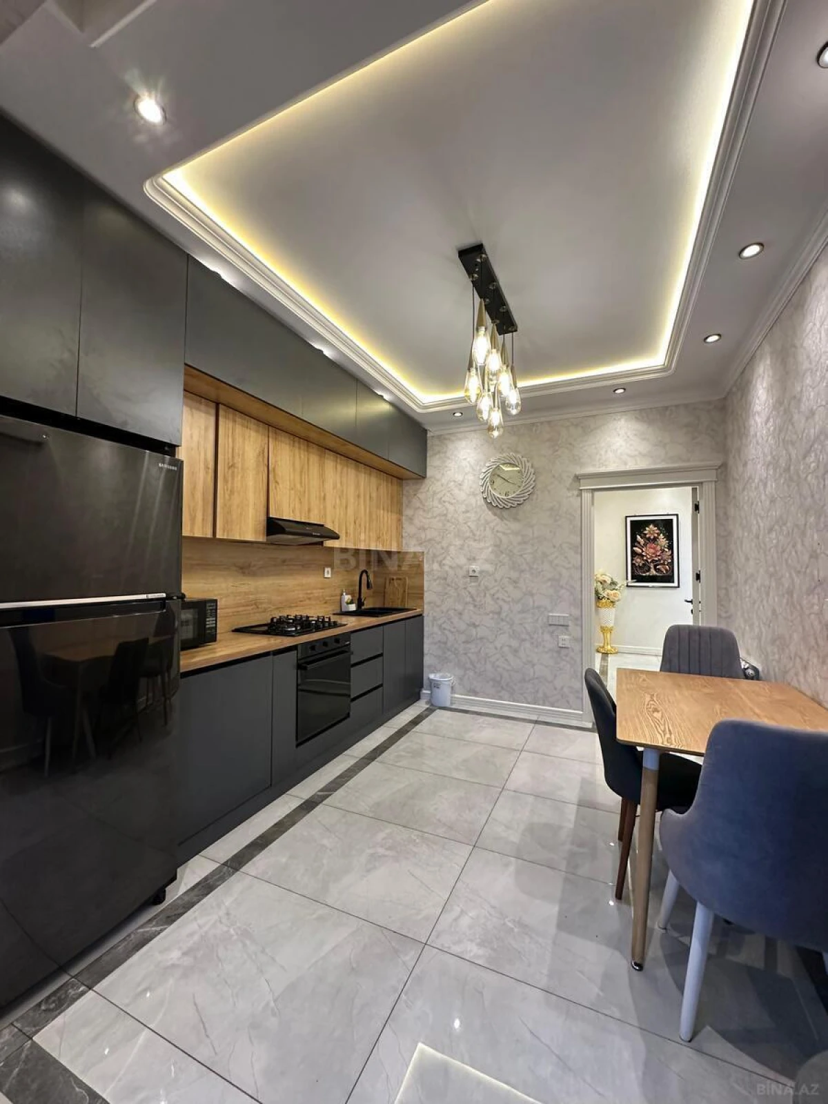 Satılır 3 otaqlı mənzil 148 m²