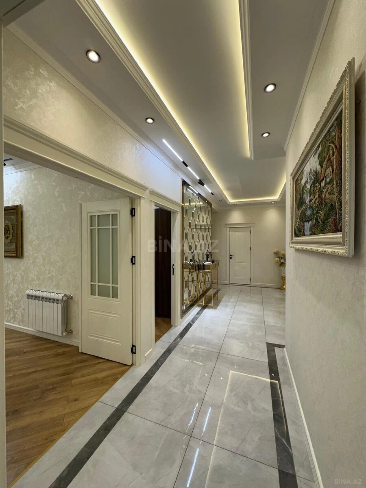 Satılır 3 otaqlı mənzil 148 m²