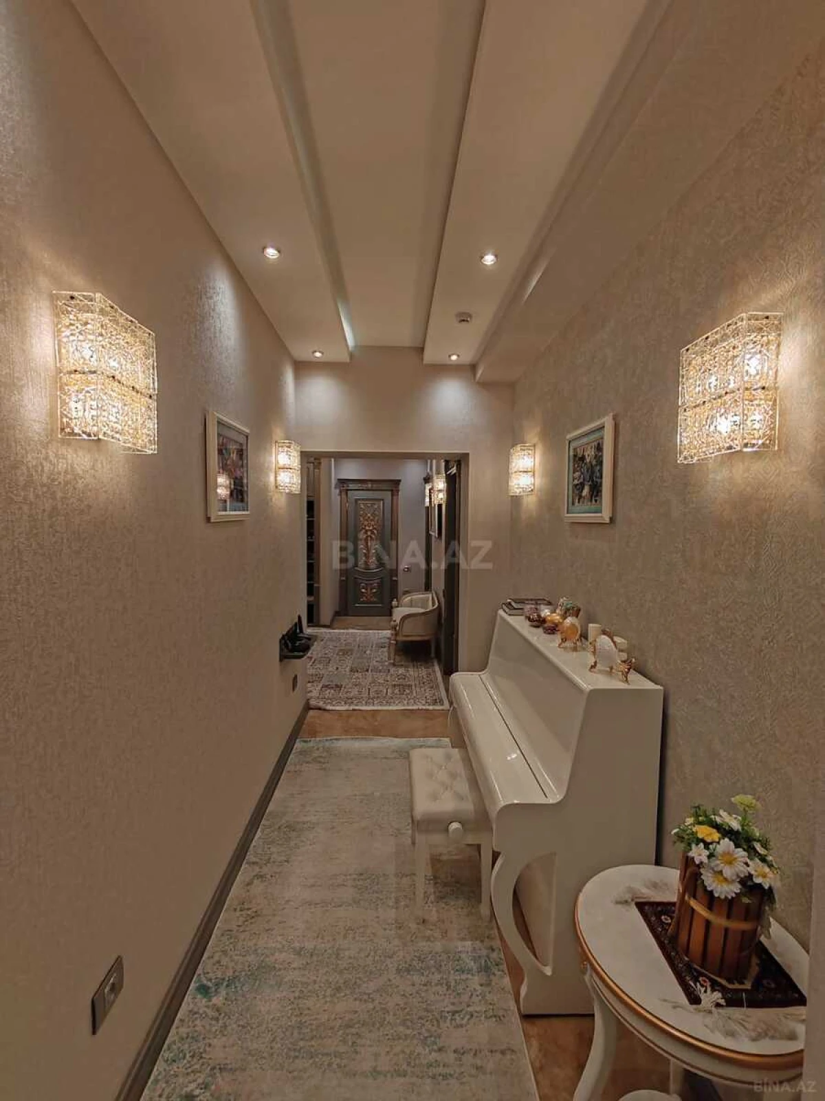 Satılır 4 otaqlı mənzil 225 m²