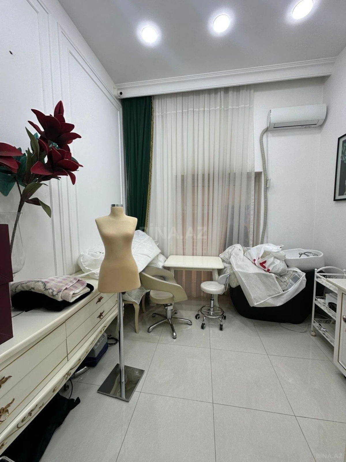 Satılır obyekt 165 m²