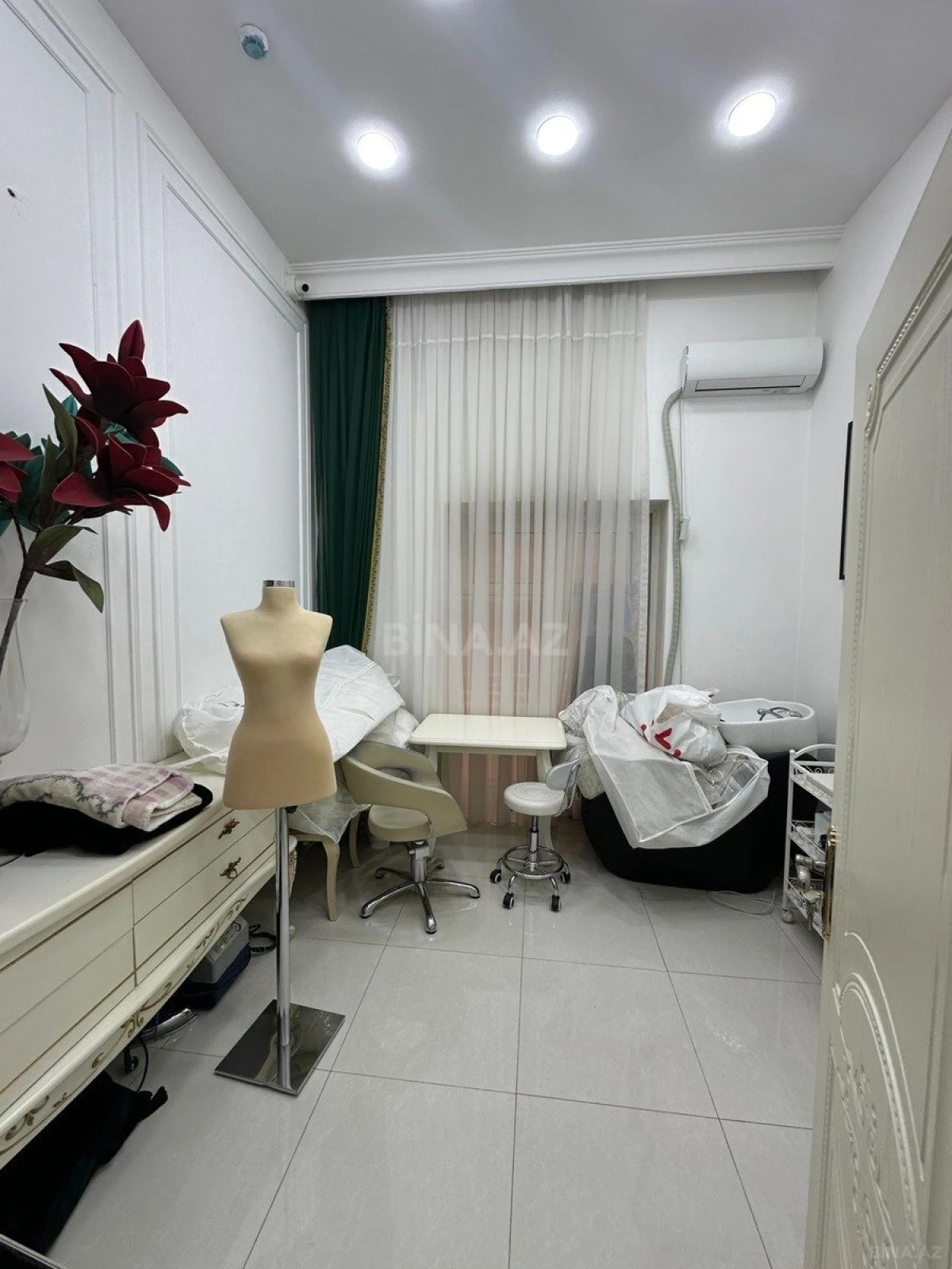 Satılır obyekt 165 m²