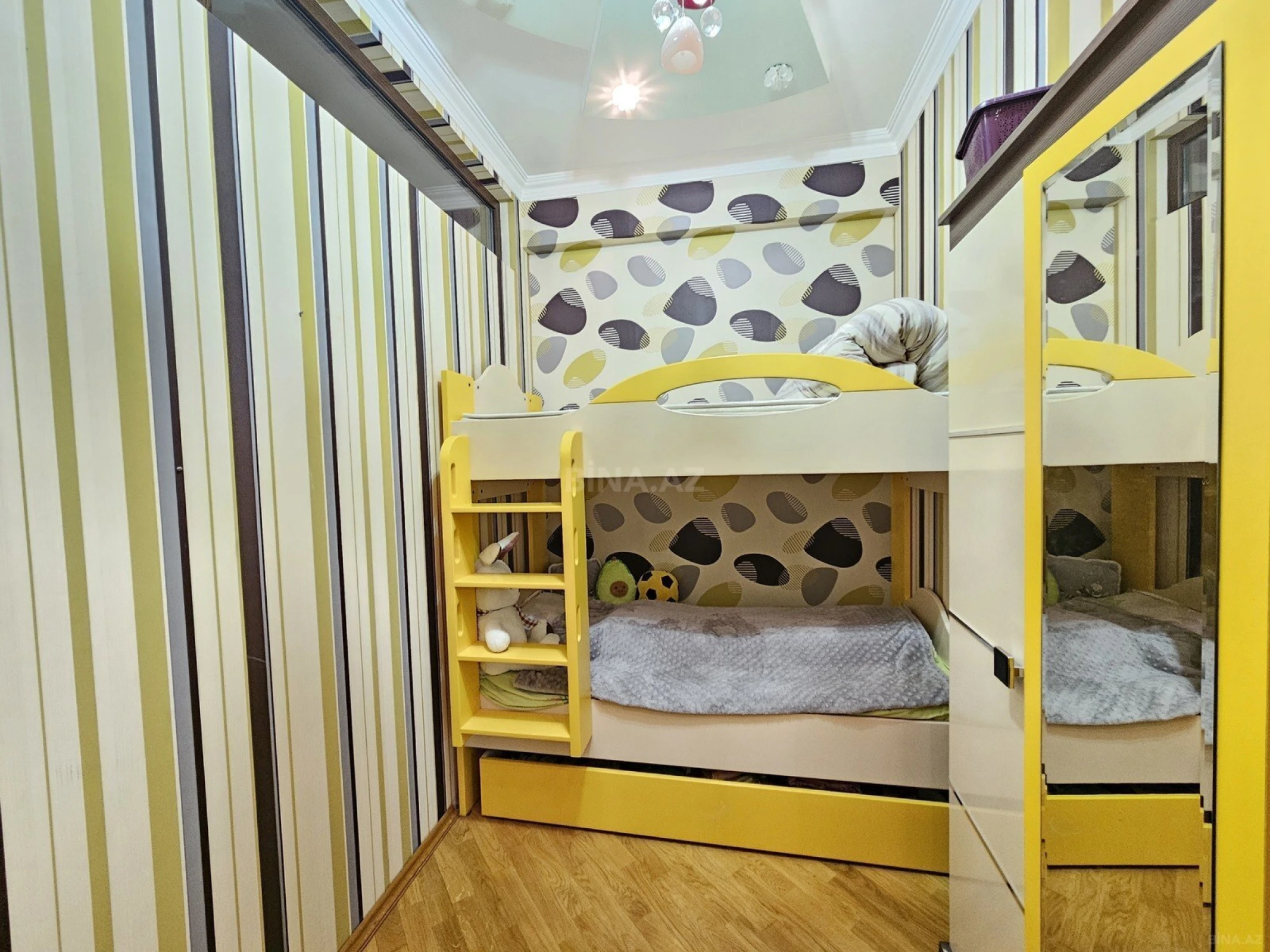 Satılır 3 otaqlı mənzil 93 m²