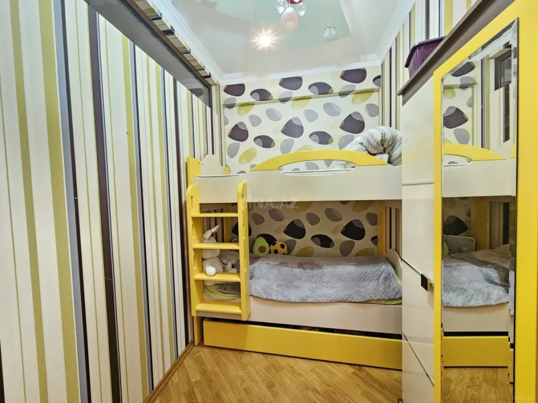 Satılır 3 otaqlı mənzil 93 m²