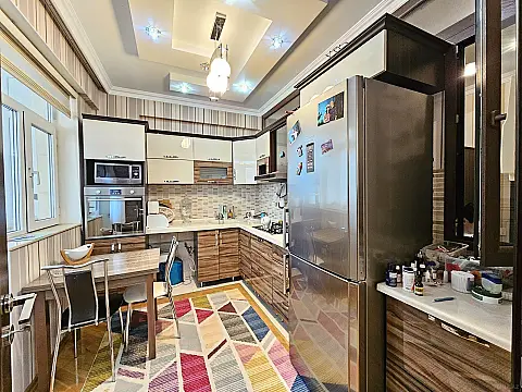 Satılır 3 otaqlı mənzil 93 m²