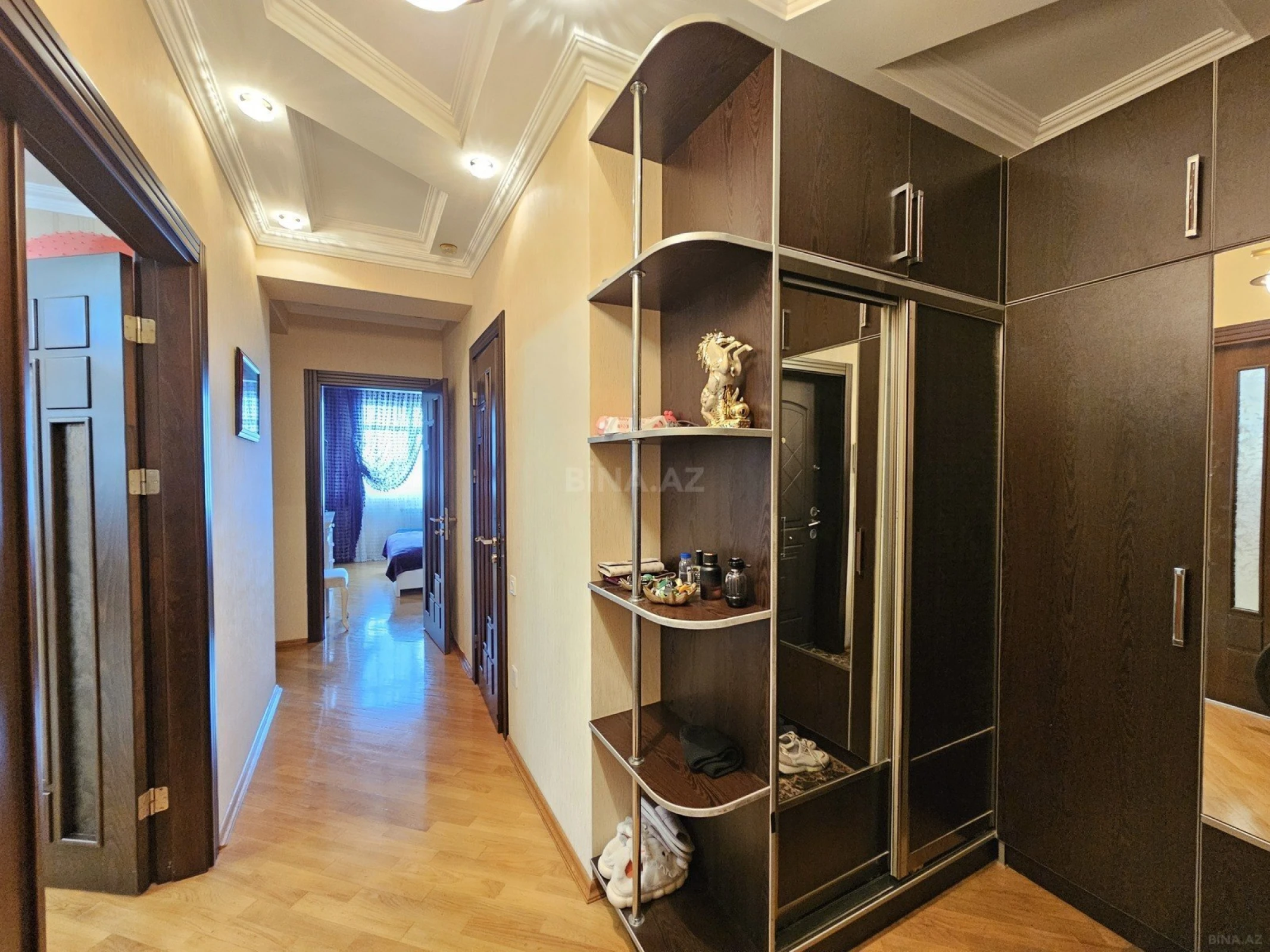 Satılır 3 otaqlı mənzil 93 m²