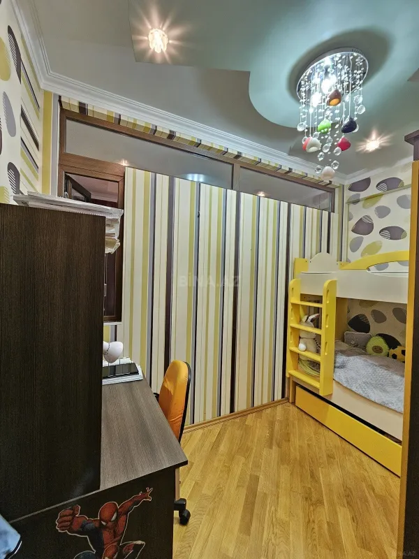 Satılır 3 otaqlı mənzil 93 m²