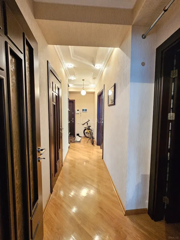 Satılır 3 otaqlı mənzil 93 m²
