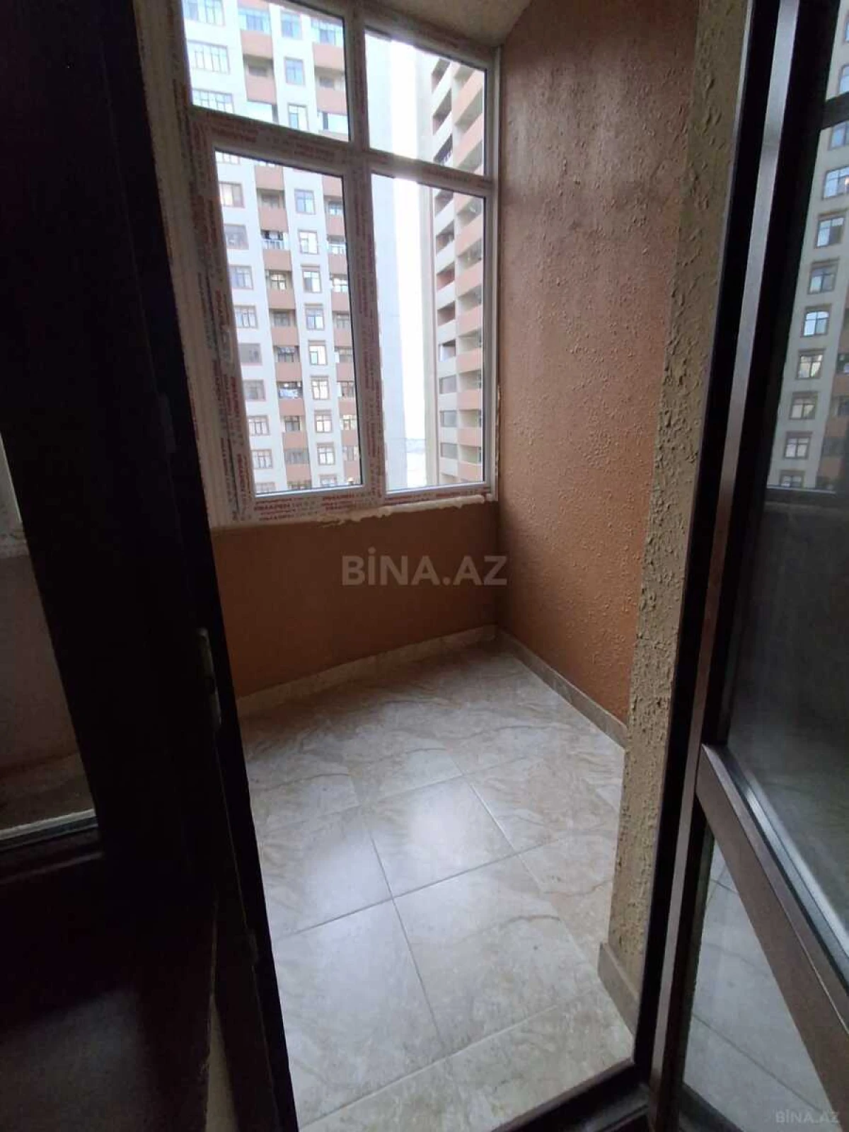 Satılır 3 otaqlı mənzil 123 m²