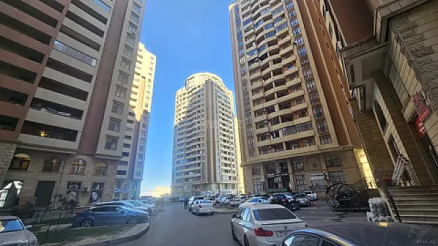 Satılır 3 otaqlı mənzil 123 m² — Bakı, 8-ci kilometr 3 otaq 123.00 m²