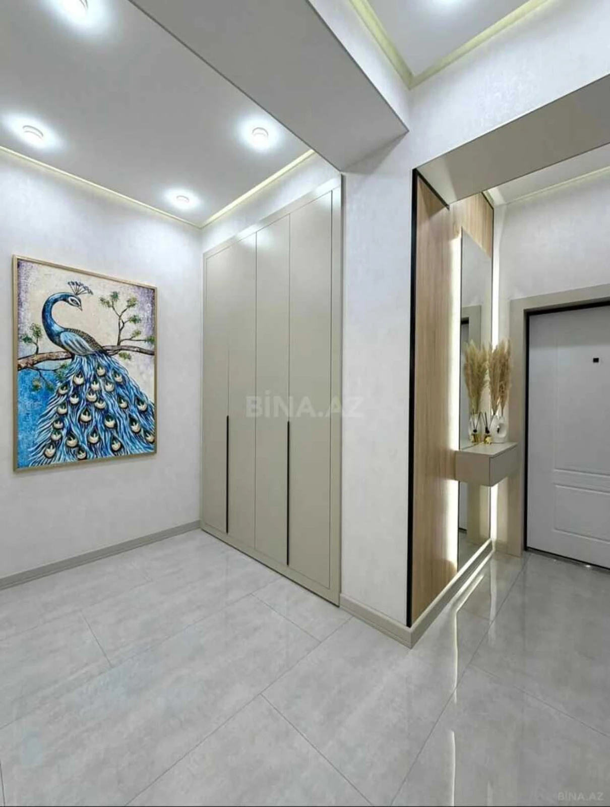 Satılır 2 otaqlı mənzil 81 m²