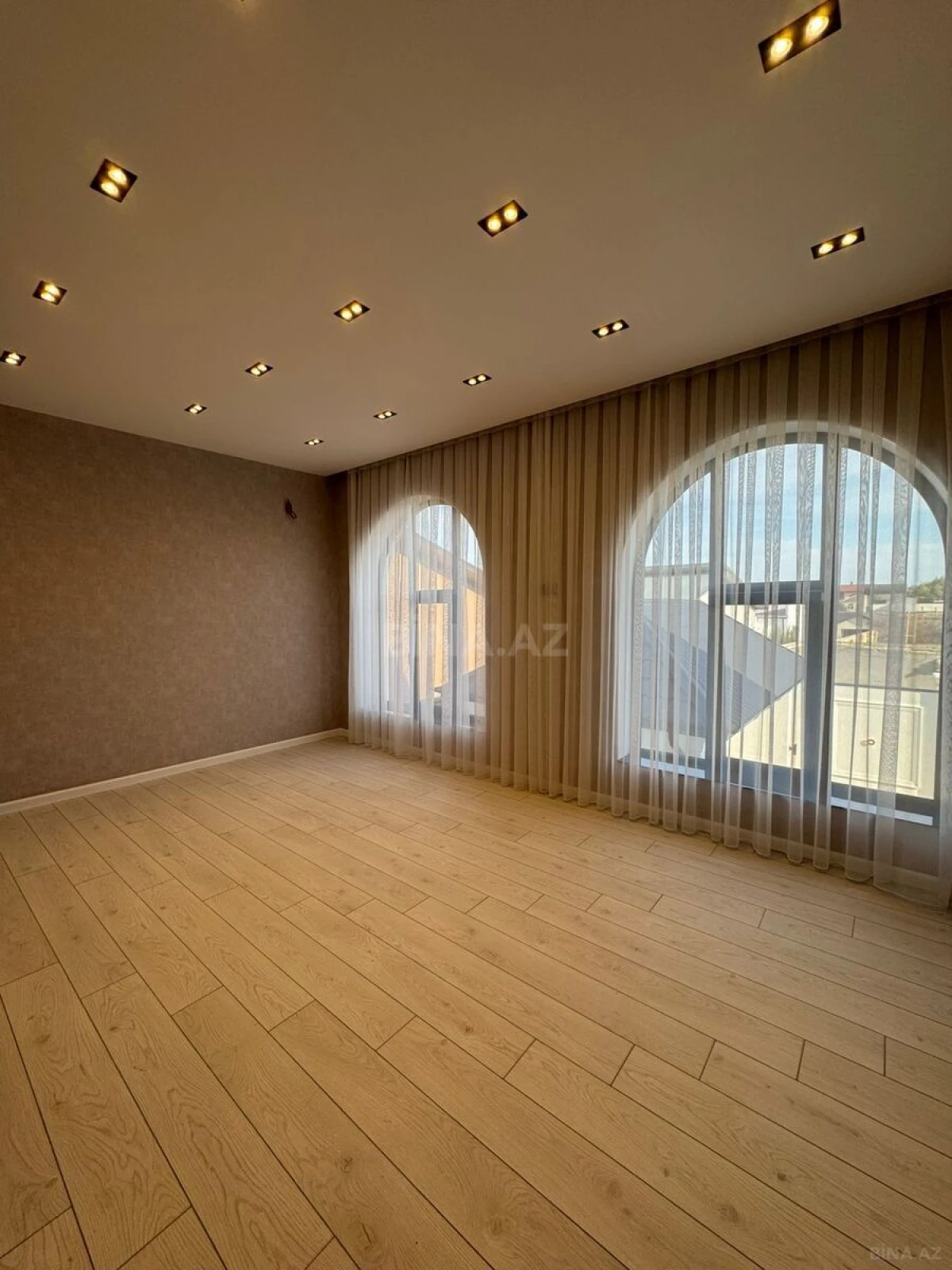 Satılır 4 otaqlı həyət evi 220 m²