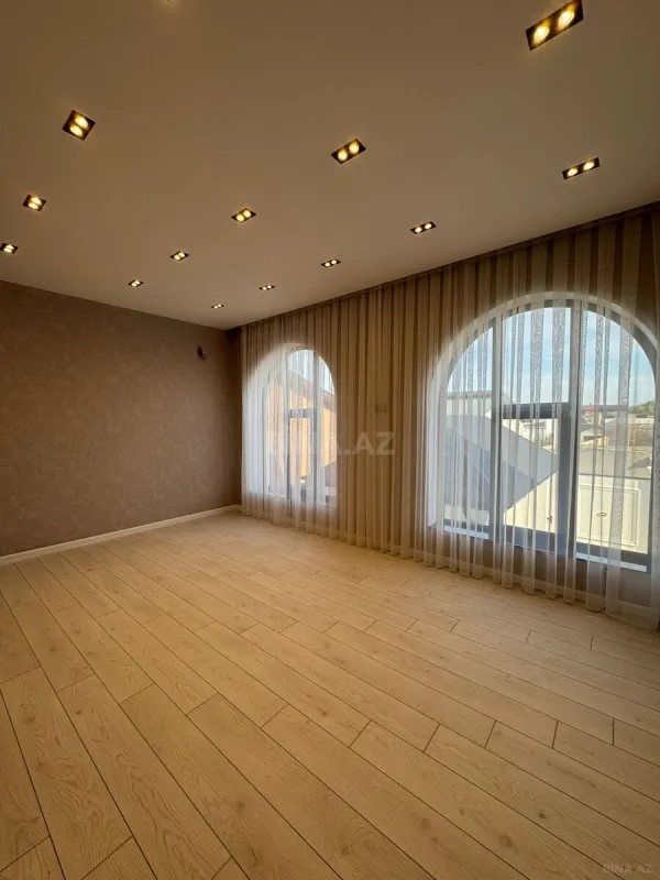 Satılır 4 otaqlı həyət evi 220 m²