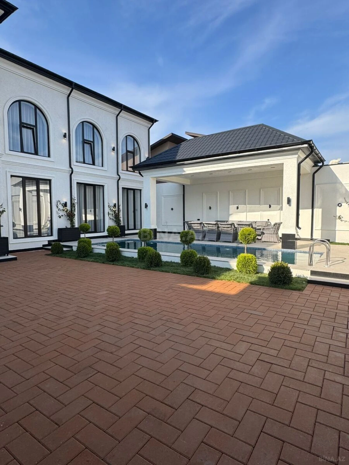 Satılır 4 otaqlı həyət evi 220 m²