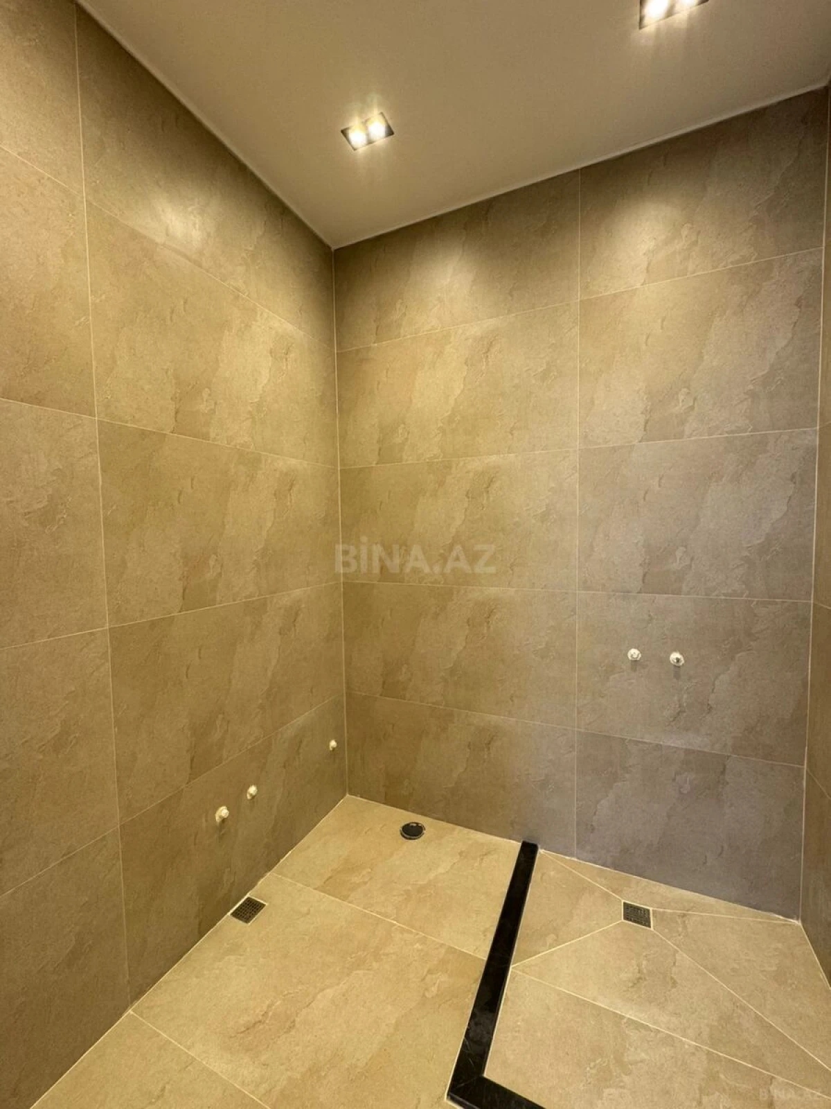 Satılır 4 otaqlı həyət evi 220 m²
