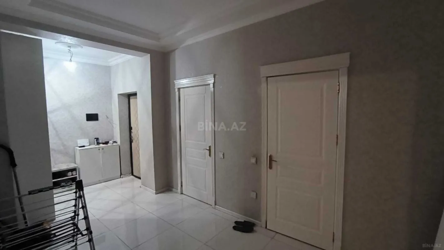 Satılır 3 otaqlı mənzil 106 m²