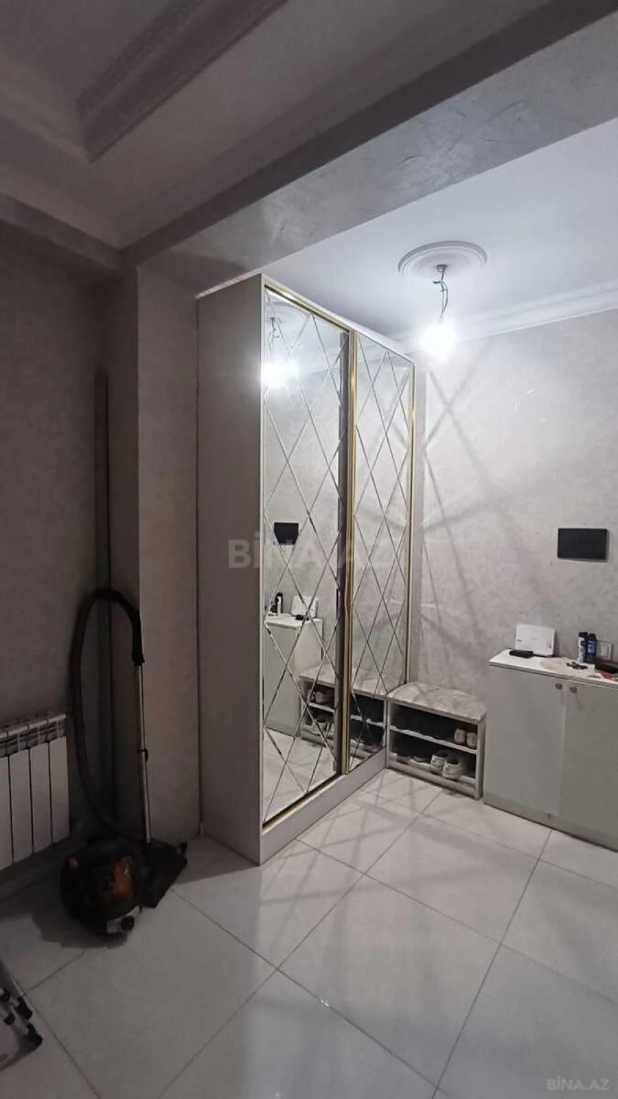 Satılır 3 otaqlı mənzil 106 m²