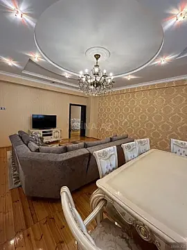 Satılır 3 otaqlı mənzil 140 m²