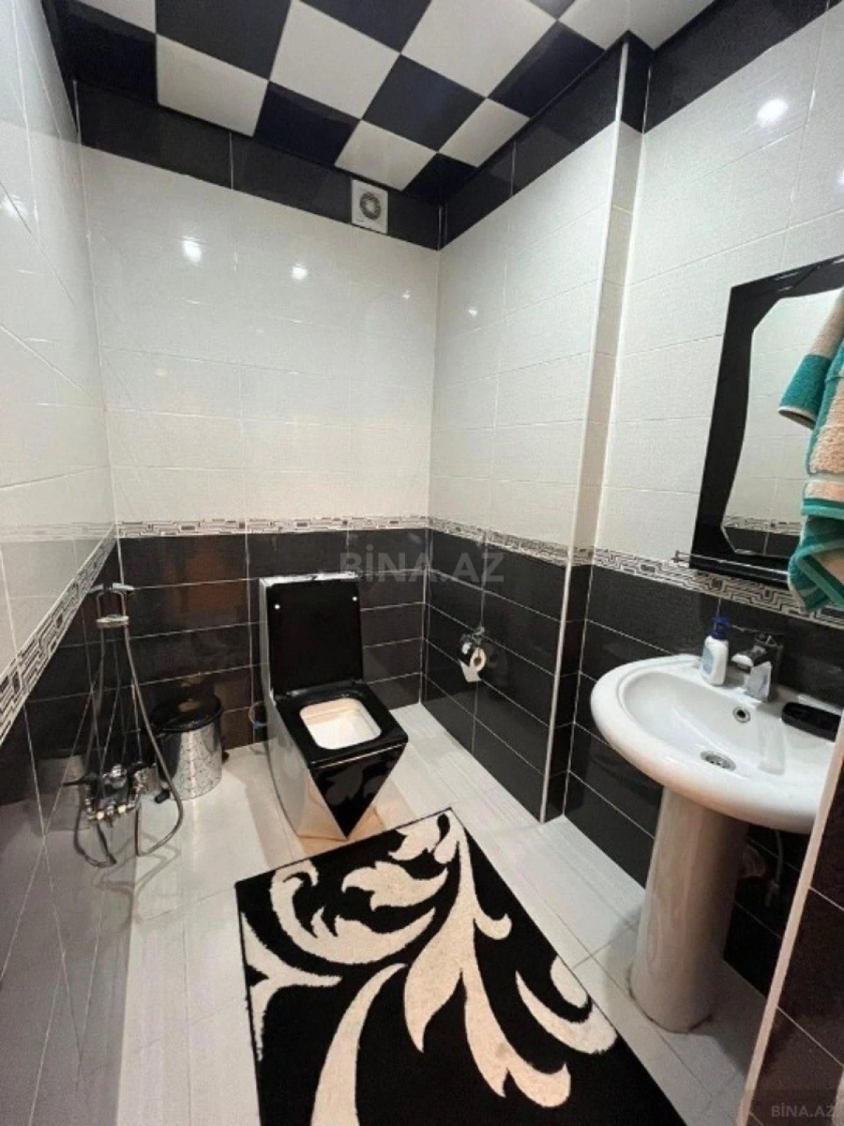 Satılır 3 otaqlı mənzil 140 m²