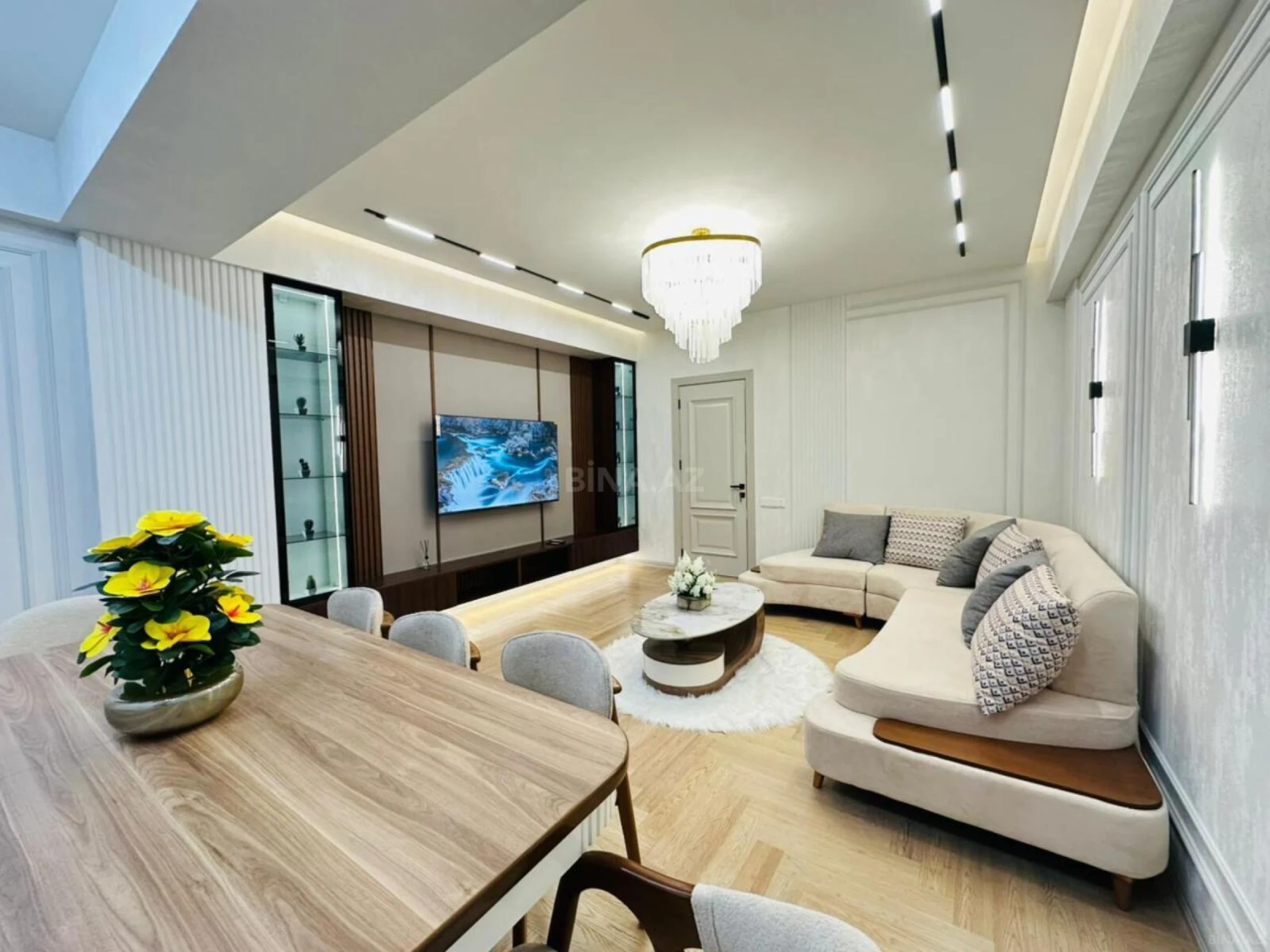 Satılır 3 otaqlı mənzil 140 m²