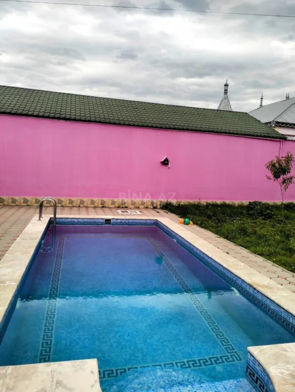 Kirayə verilir 5 otaqlı həyət evi 250 m²