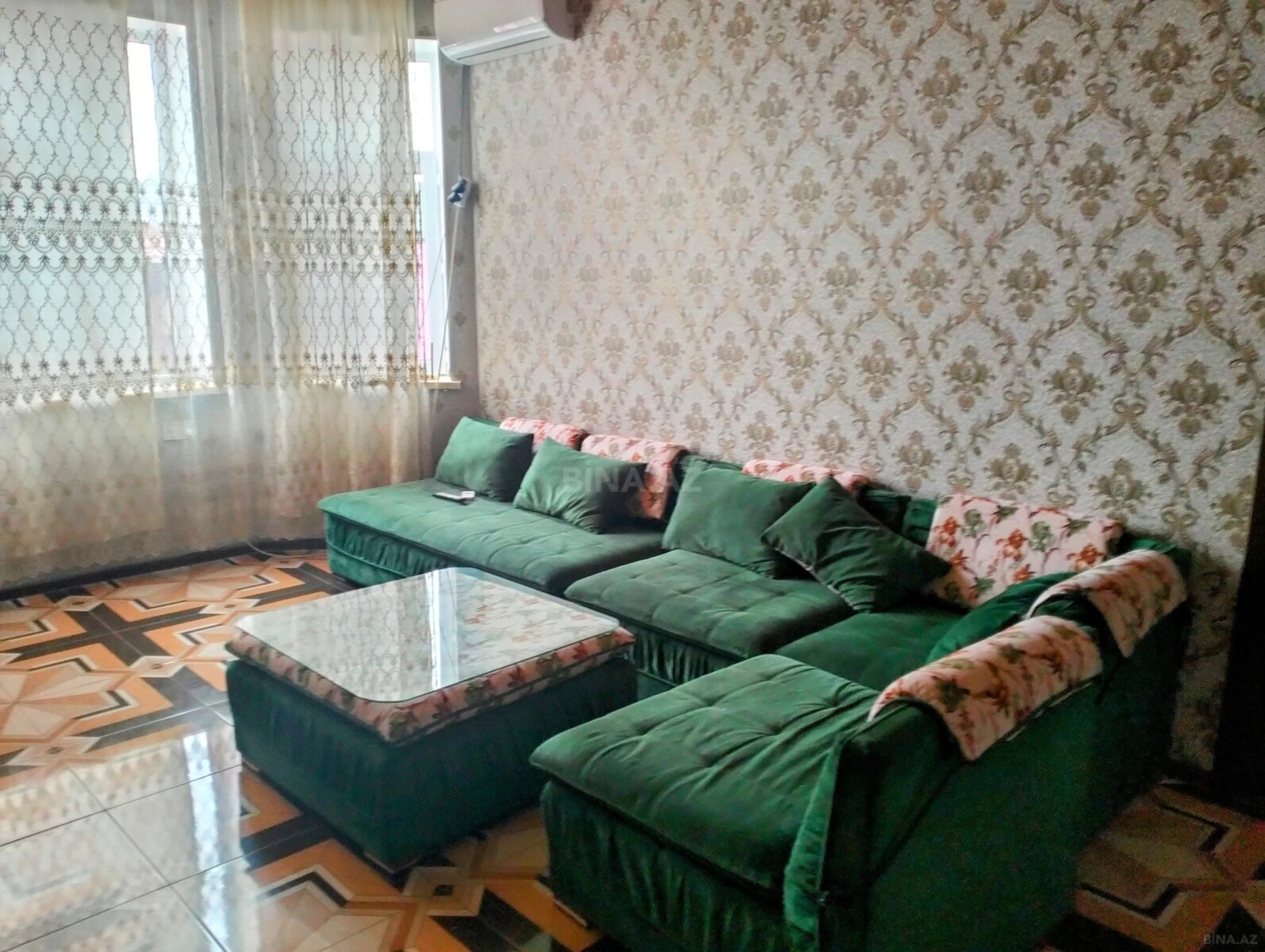 Kirayə verilir 5 otaqlı həyət evi 250 m²