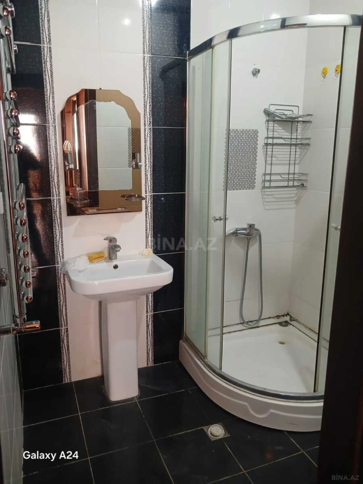 Kirayə verilir 2 otaqlı mənzil 95 m²