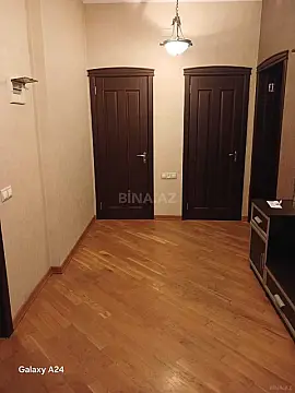 Kirayə verilir 2 otaqlı mənzil 95 m²