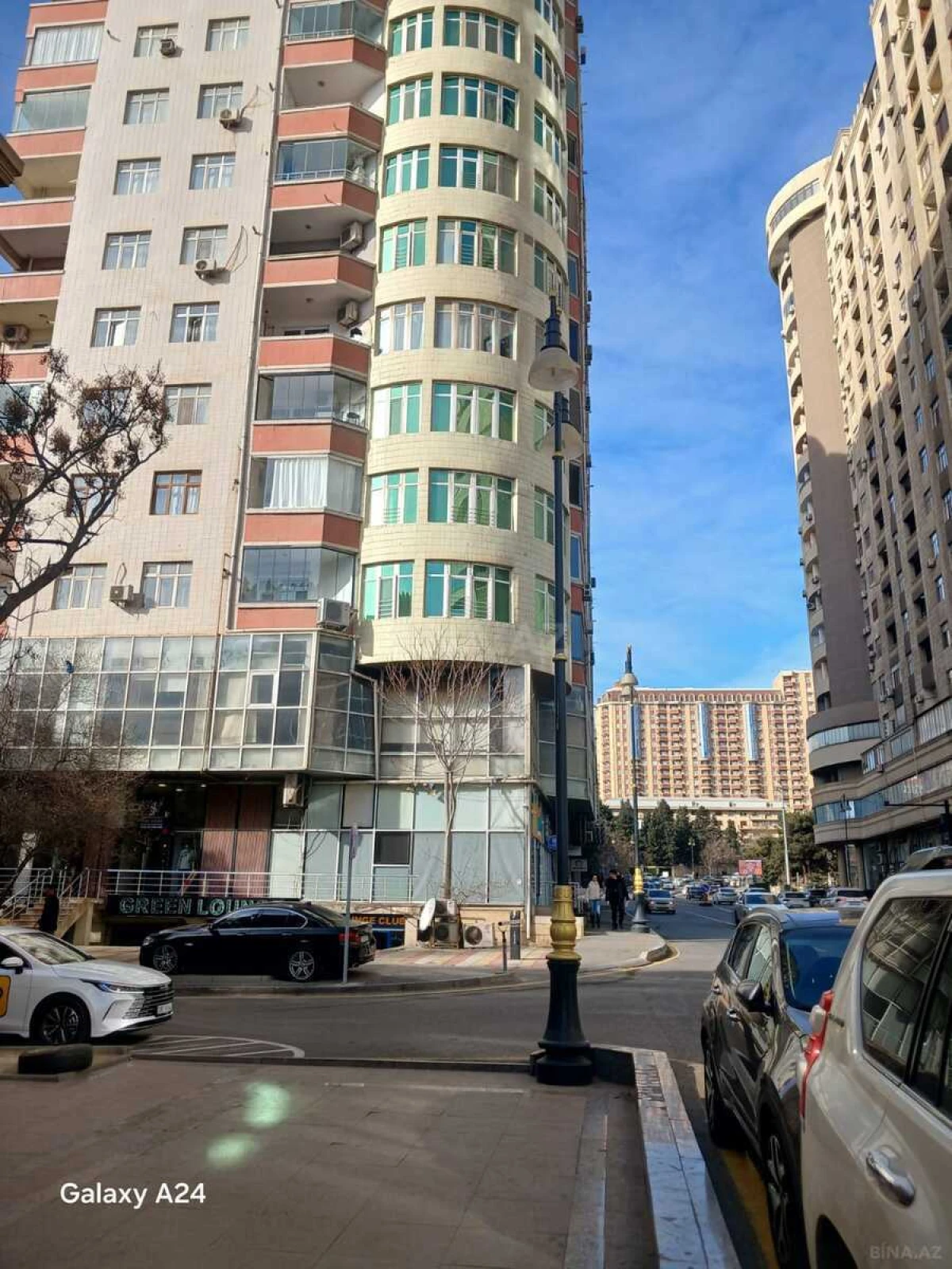 Kirayə verilir 2 otaqlı mənzil 95 m²